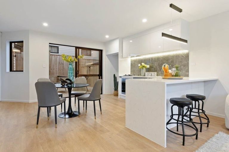 Te Atatu South, 4 bedrooms64691700629506112