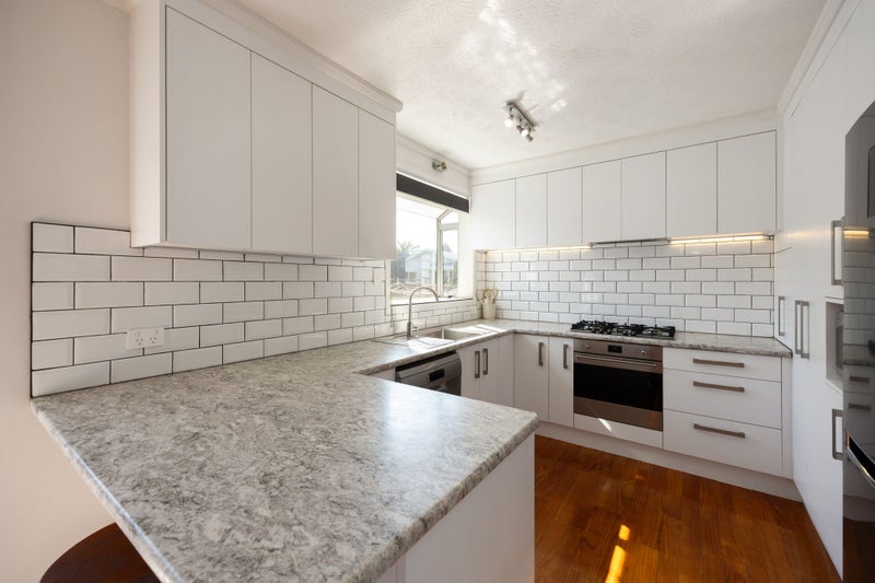 Massive 6 X 8M Shed!64691700714371114