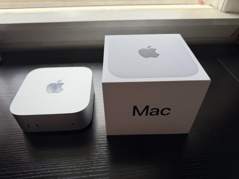 Apple M4 Mac Mini 256gb 16gb ram Carousel 1