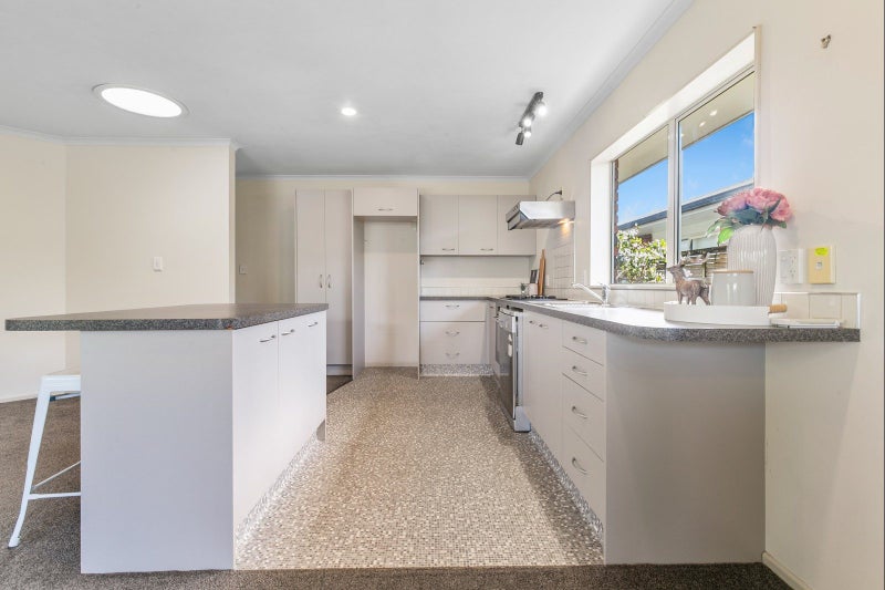 Private, secure and effortless living64691900128897114