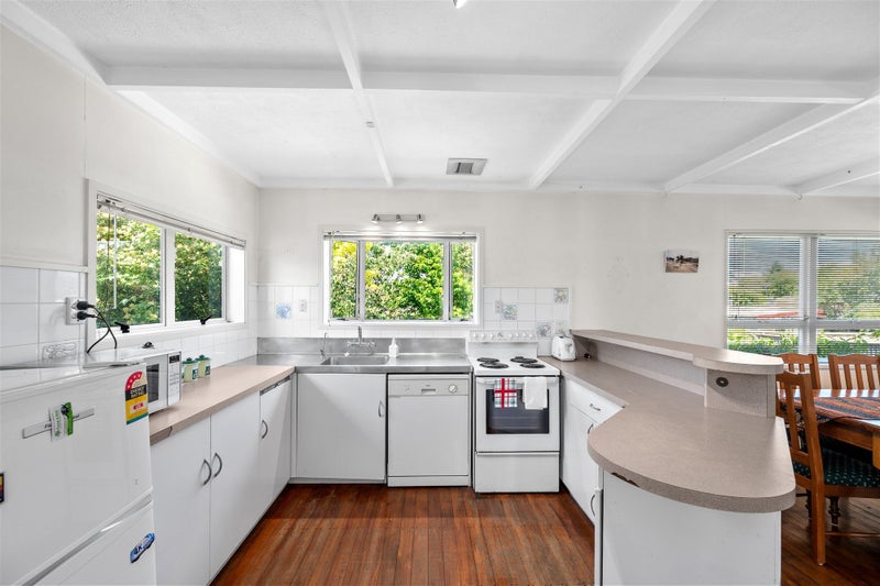 Heart of Mapua with Ample Garaging and Storage64692000069891114