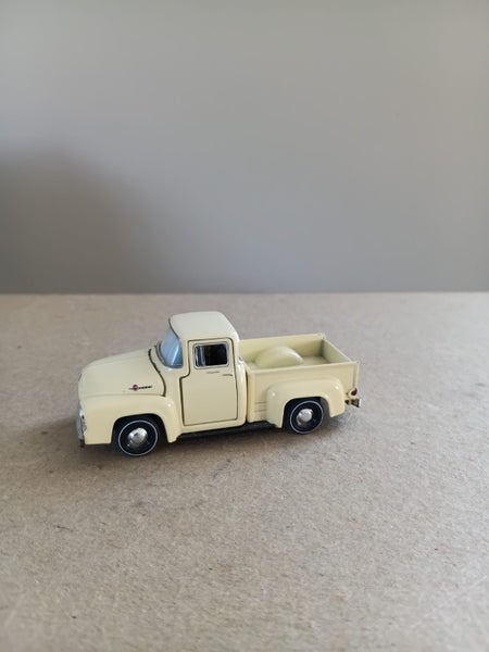 1/64 scale 1956 Ford Pick-up Carousel 1
