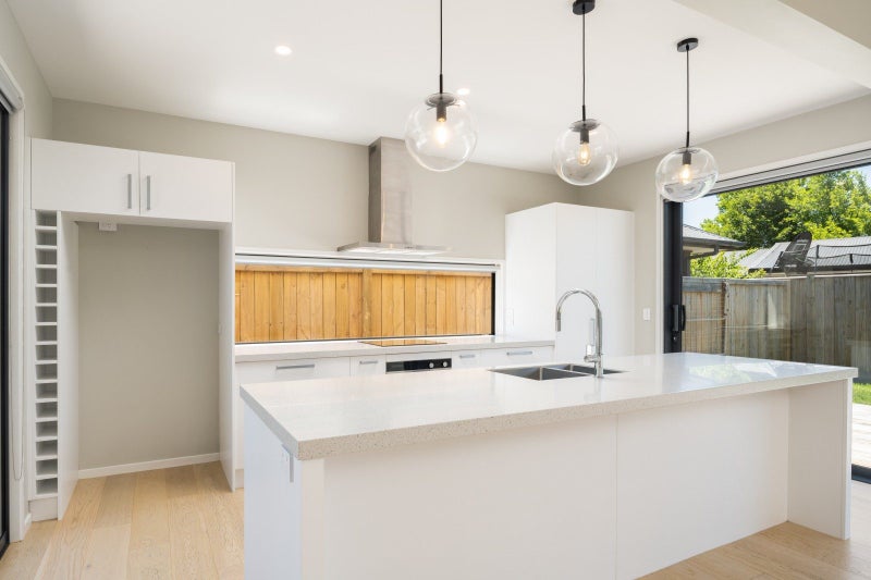 Lock and leave - Vacant possession64692801342339113