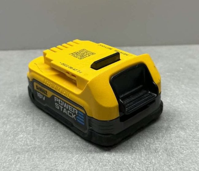 DeWalt POWERSTACK Compact Battery 18V 1.7Ah Carousel 2