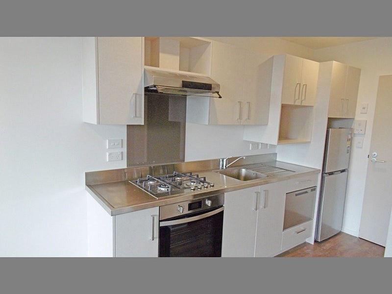 Papatoetoe, Studio64692890654465112