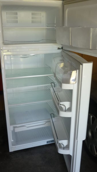 F & P ACTIVE SMART FRIDGE FREEZER Carousel 2