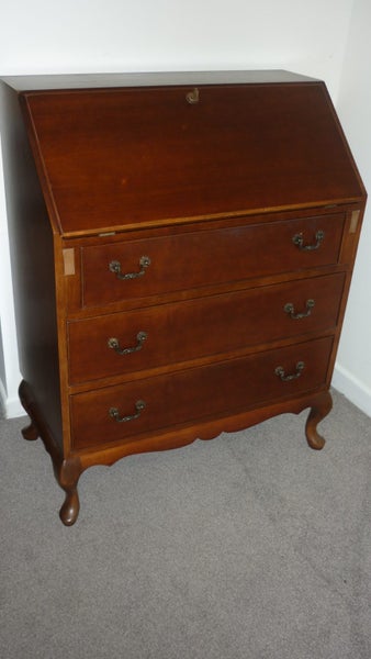 MAHOGANY DROP-FRONT DESK Carousel 1