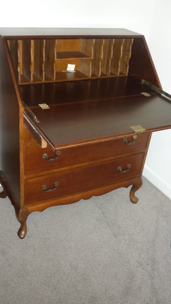 MAHOGANY DROP-FRONT DESK Carousel 2