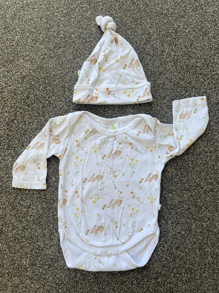 Bodysuit and hat set Carousel 1