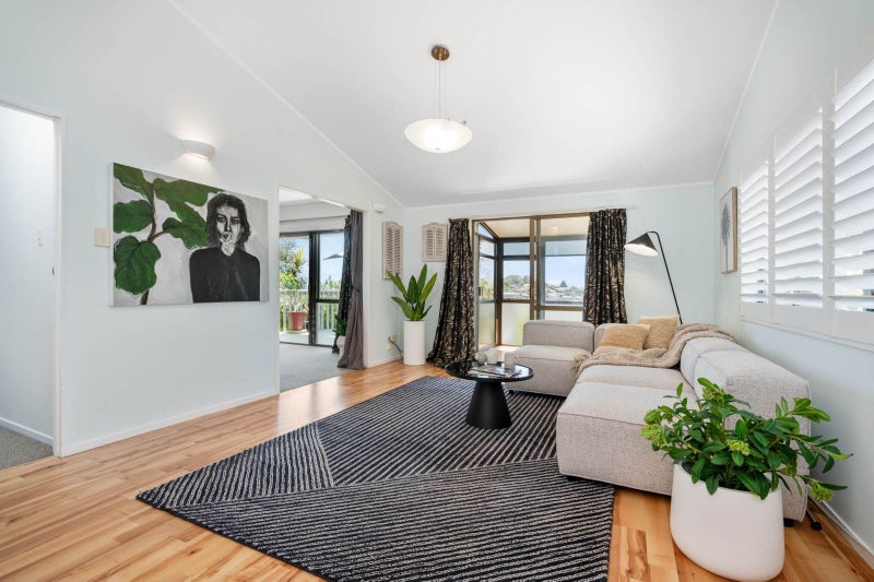 Bright, Breezy & Beautiful Views64693195085699113