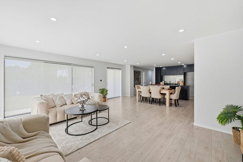 Modern Comfort, Beautifully Delivered!64693594460289112