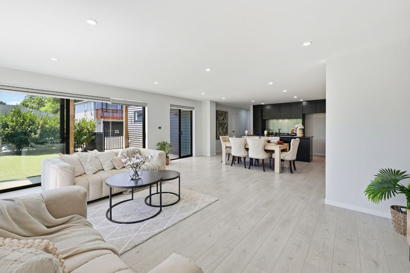 Modern Comfort, Beautifully Delivered!64693594460289113