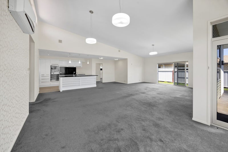 Impressive Modern Townhouse in Prime Location64693195187073113