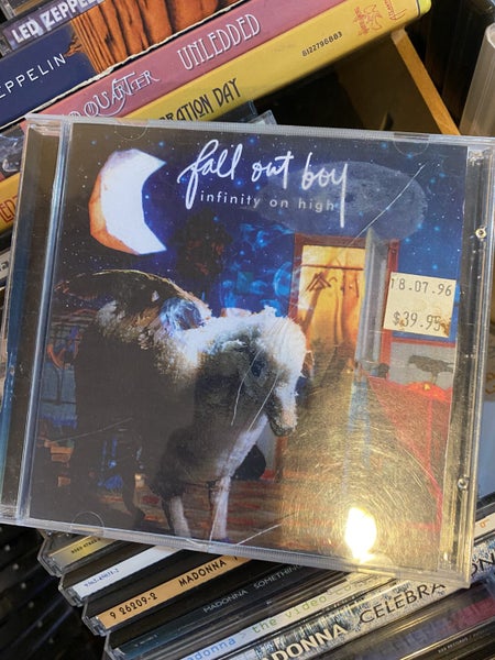 ** FALLOUT BOY - INFINITY ON HIGH ** Carousel 1