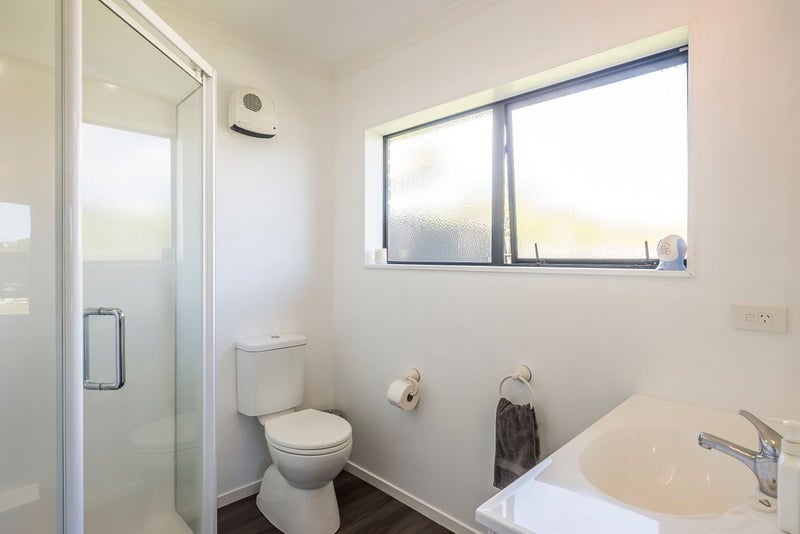 Paraparaumu, 4 bedrooms64693296529026112