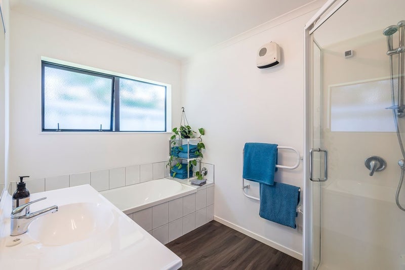 Paraparaumu, 4 bedrooms64693296529026113