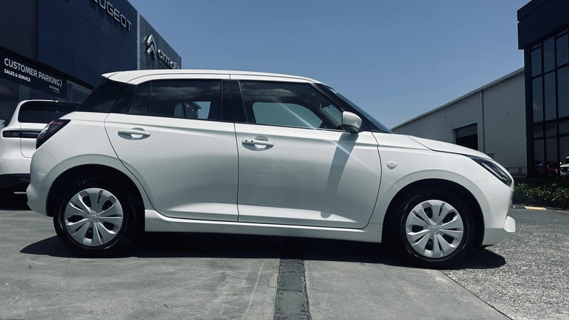 2025 Suzuki Swift NZ HYBRID 1.2PMH 5 YEAR WARRANTY64693578971395112