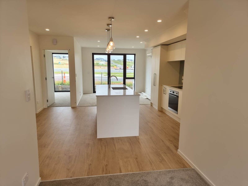 Beachlands, 2 bedrooms64693487012993110