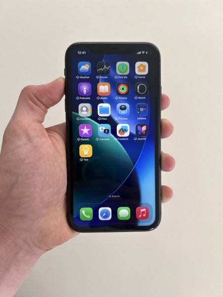 iPhone 11 – 128GB – Great Condition – 87% Battery64693537324163114