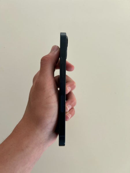 iPhone 13 – 128GB (Perfect Condition) + Box & Extras64693651280258111