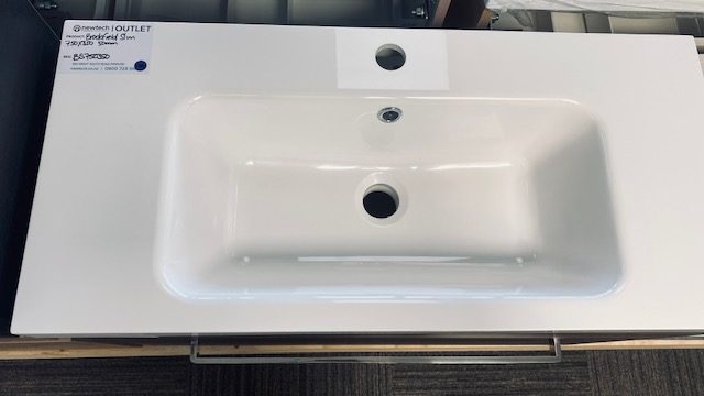 BROOKFIELD 750 SLIM WALL HUNG 1 DRAW VANITY IN GLOSS WHITE Carousel 2