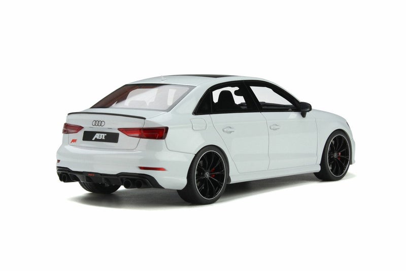 GT Spirit GT346 2019 Audi RS3 (8V) Sedan, Glacier White 1/18 Carousel 2