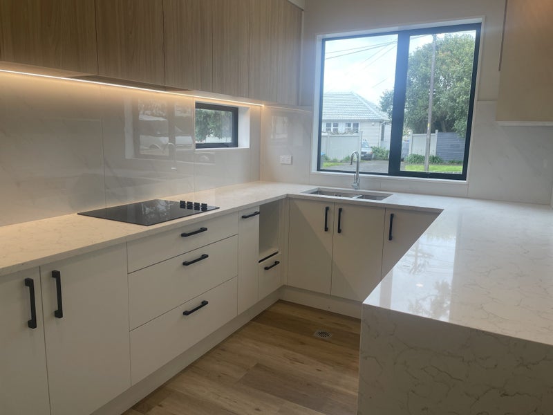 Onehunga, 4 bedrooms64693892141697111