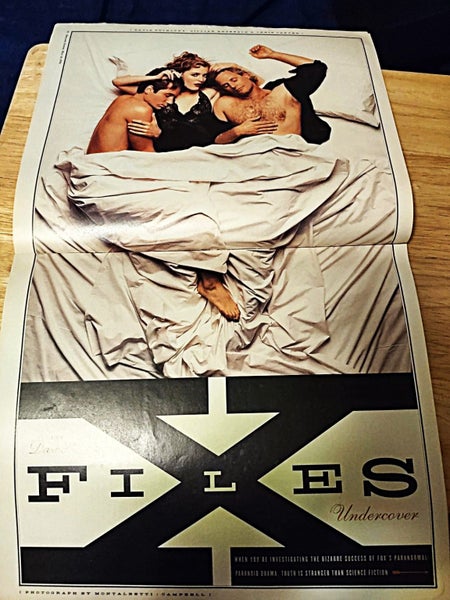 Rolling Stone Magazine X Files May 16, 1996, Issue 734. US. Carousel 2