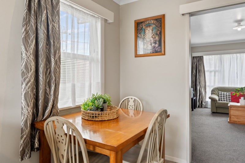 Effortless Living With Sun, Space &...64693993895297114