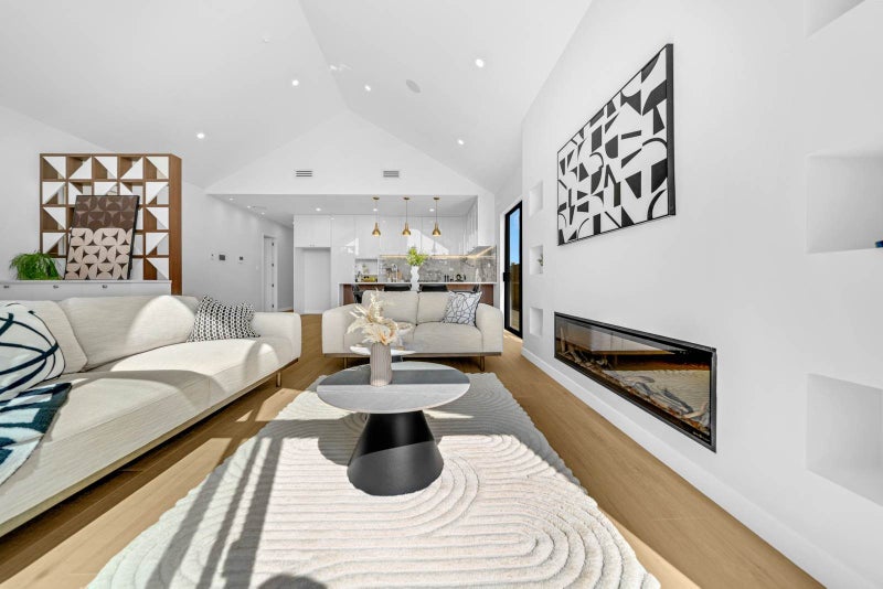 Multigenerational Living, 2 Kitchens & 2 Masters64694484568707114