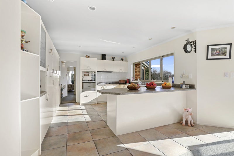 Motivated Vendor Relocating - Secure Under CV!64694186255619114