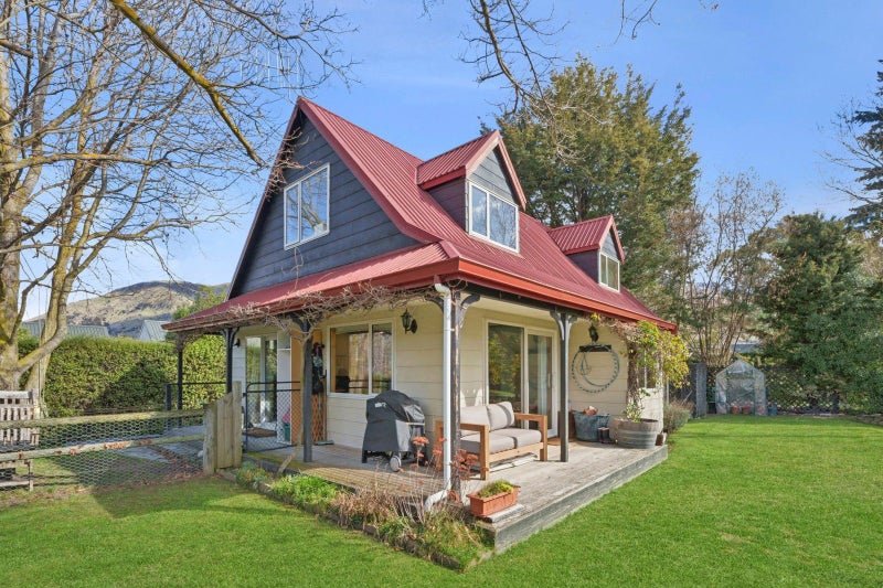 Charming meets character64694381610241111