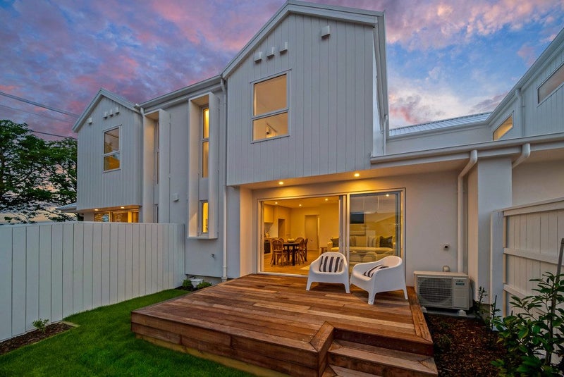 Stylish, Spacious, Ready Today64694381676162110