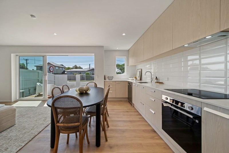 Stylish, Spacious, Ready Today64694381676162114