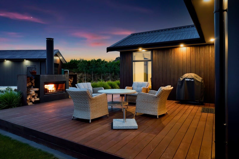 Breathtaking views, comfort, style & new shed64694381718402111