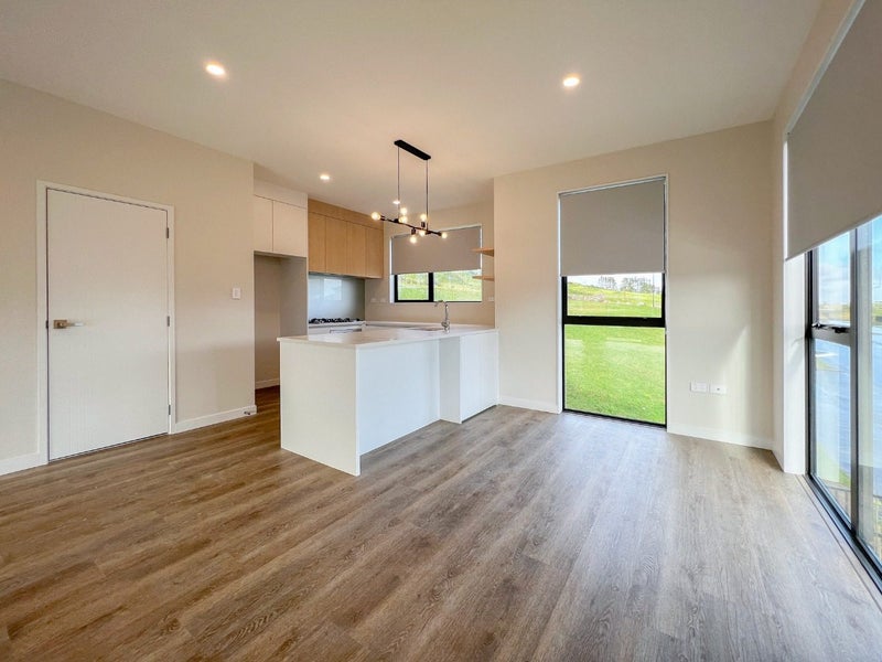 Silverdale, 3 bedrooms64694484481538110