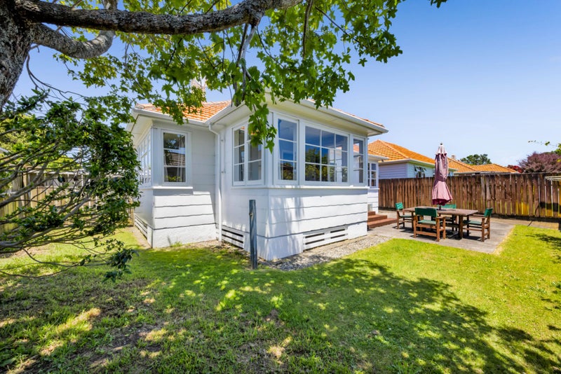 SUPERB CENTRAL LOCATION64694484500355110