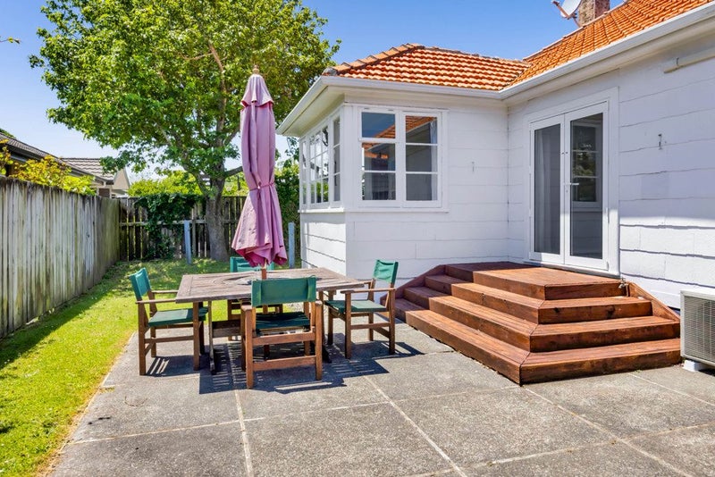 SUPERB CENTRAL LOCATION64694484500355111