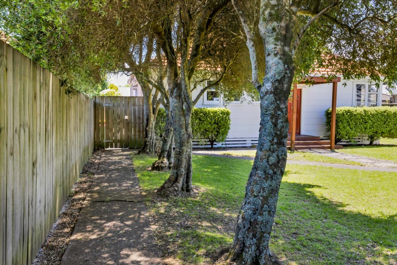 SUPERB CENTRAL LOCATION64694484500355113