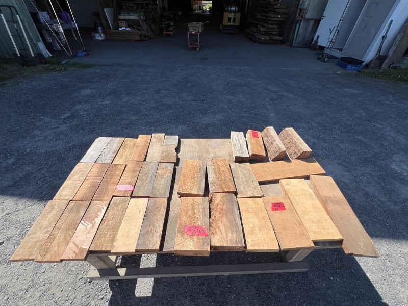 32 pieces Ancient Swamp Kauri Blanks collection64694471532419111