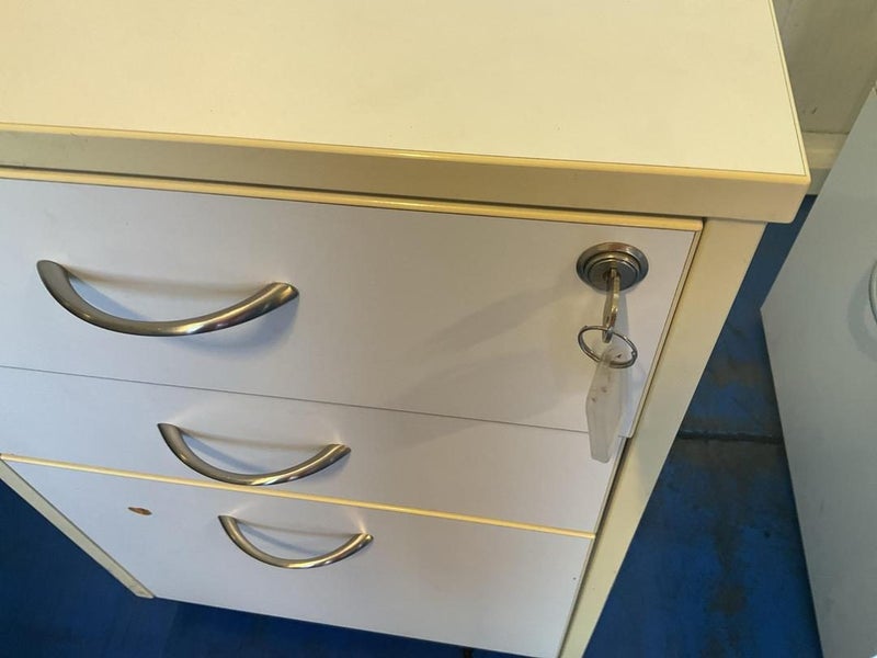 2x 3 Drawer Cabinents Carousel 9