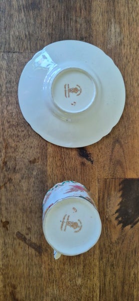 Royal Crown Derby 1940's "Olde Avesbury" Coffee Set Carousel 5