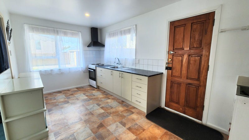 Waltham, 2 bedrooms64694678022401112