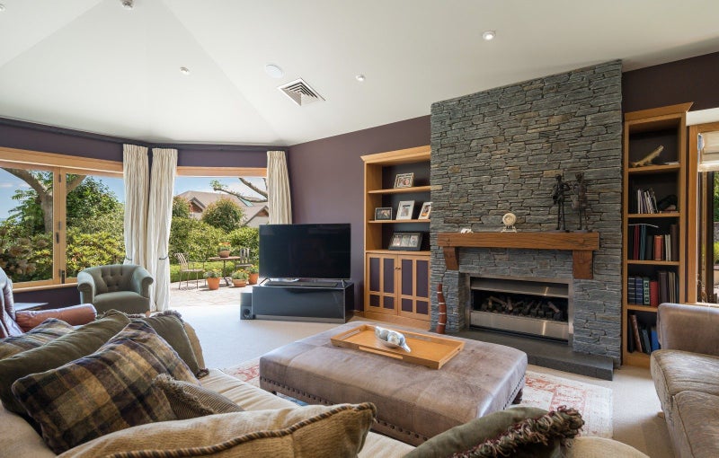 Prestige, Private and Perfectly Positioned!64694678040834113