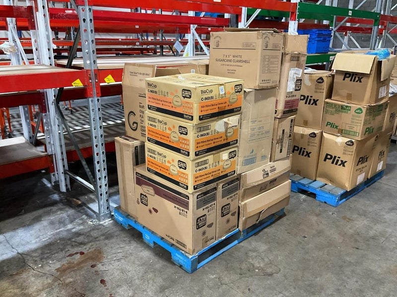 Bulk Assortment of Paper Takeaway Lids, Bases, Cups, Cup Holders Carousel 1