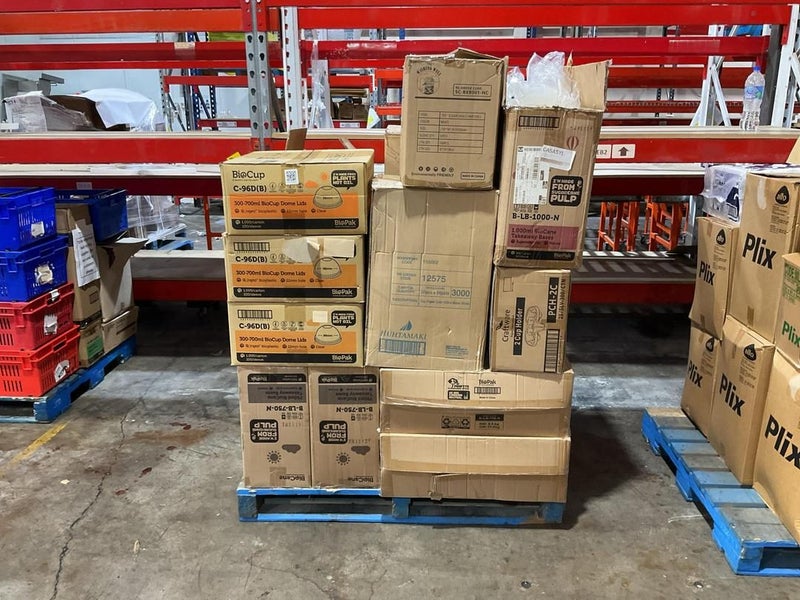 Bulk Assortment of Paper Takeaway Lids, Bases, Cups, Cup Holders Carousel 2