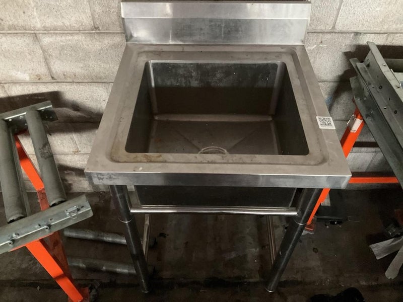 Standalone sink Carousel 1