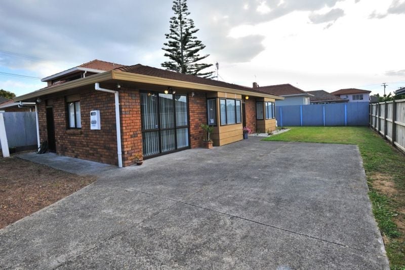 Mount Roskill, 3 bedrooms64695179097603110