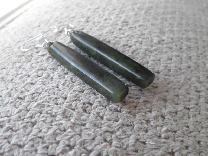 Pounamu earrings Carousel 2