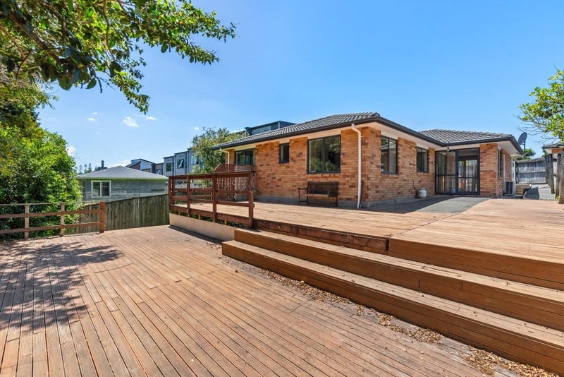 Glen Eden, 3 bedrooms64694884258946111